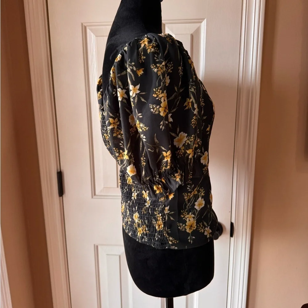 Abercrombie & Fitch flattering floral